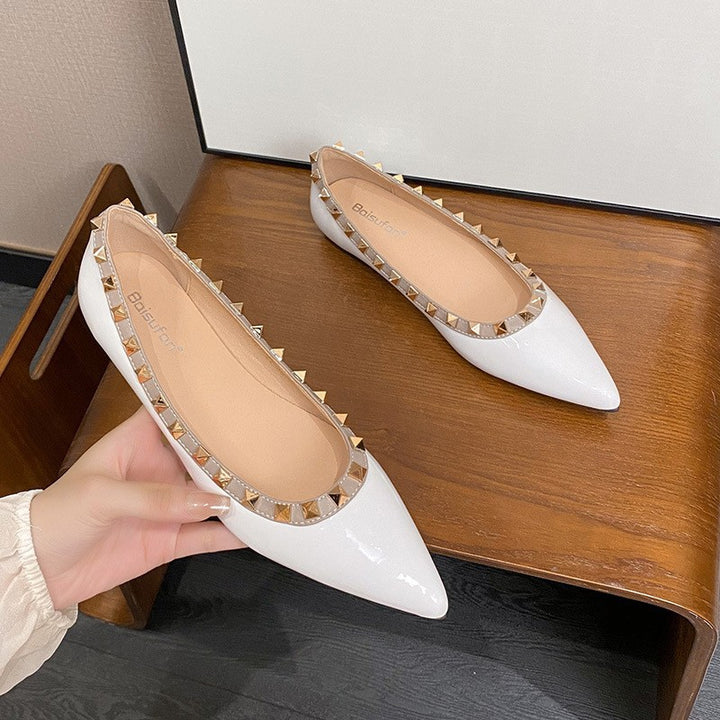 Frauen Ballerinas mit spitzem Zehen und Nietenrand Drune