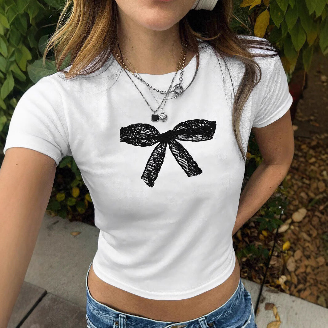 Damen T-Shirt mit verspieltem Katzenmotiv und zarten Flügeln Drune