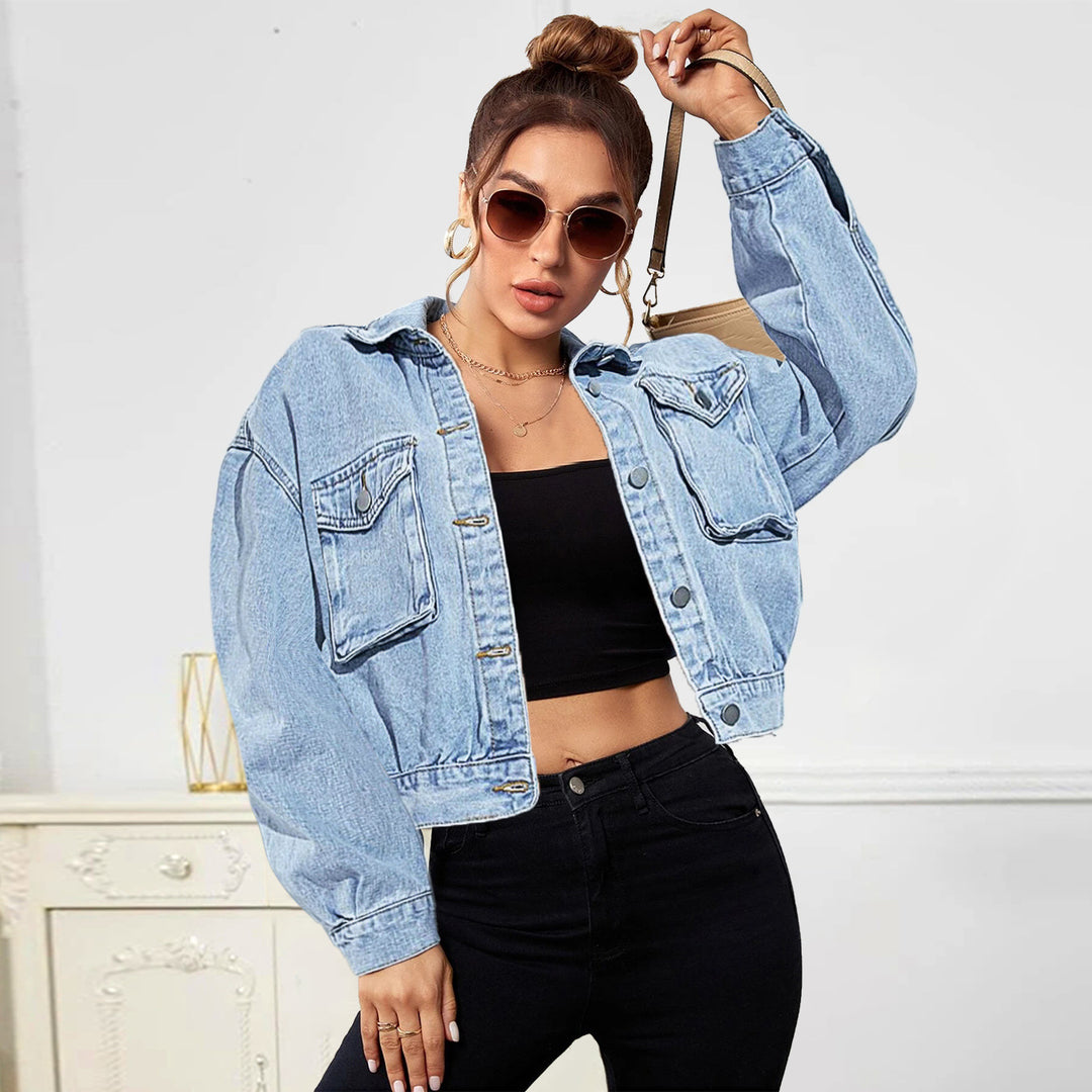 Damen Cropped Boxy-Denimjacke mit aufgesetzten Brusttaschen und kurzem Bund Drune