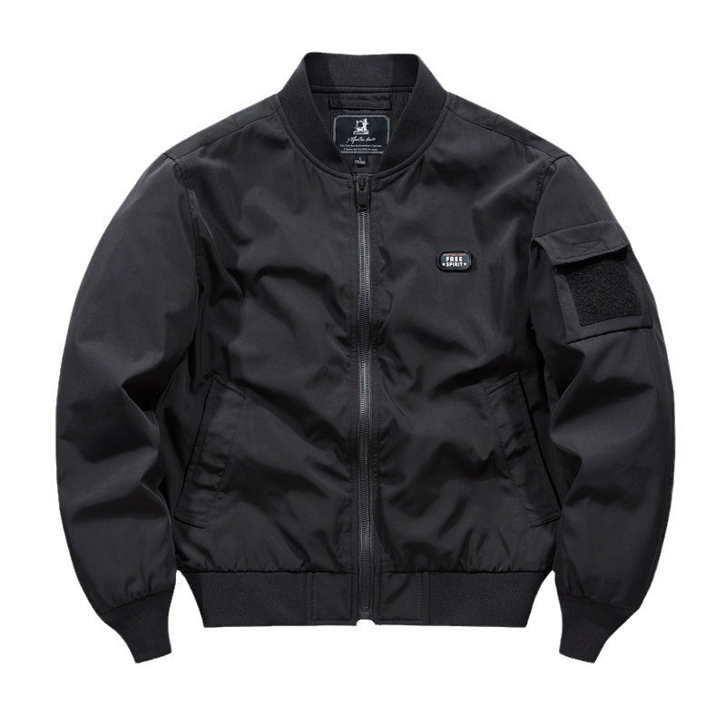 Herren minimalistischer Nylon-Bomber mit wattierter Innenlage und Ärmel-Pattentasche Drune