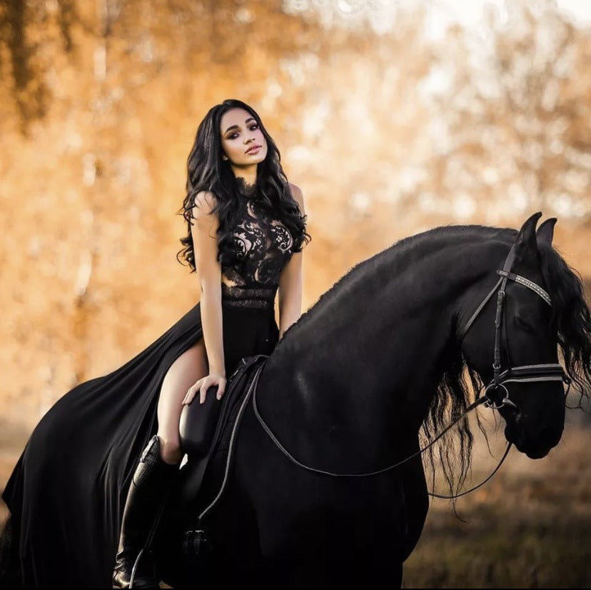 Damen Elegantes Abendkleid mit Spitzenakzenten und hohem Schlitz Drune
