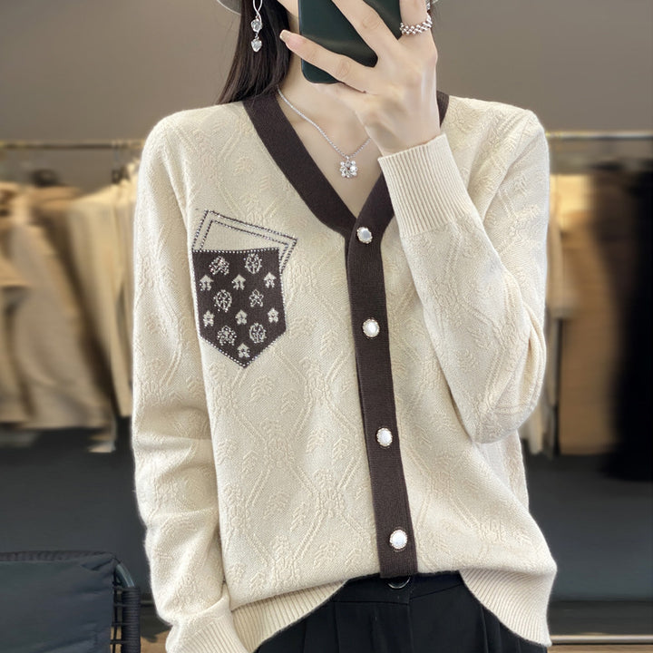 Damen Kurzgeschnittener V‑Neck-Cardigan mit Perlmuttknöpfen und kontrastierter Brusttasche Drune