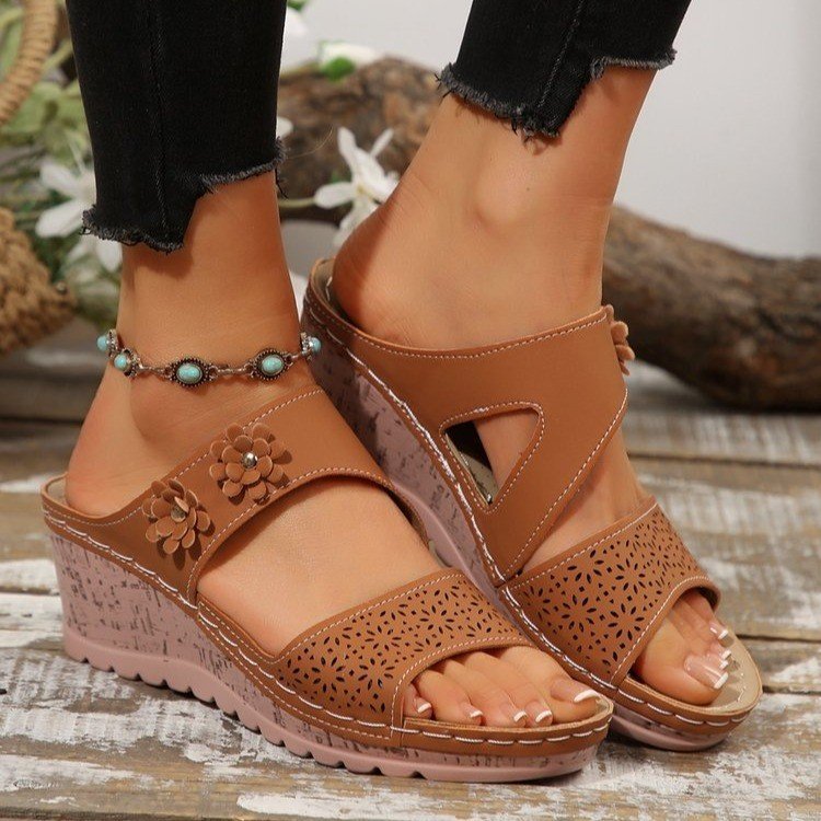 Damen Komfortable Sandalen mit floraler Perforation und ergonomischem Fußbett Drune