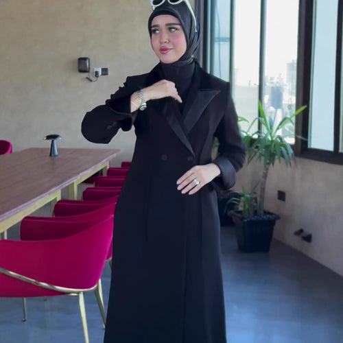 Damen Eleganter Abendmantel mit doppelter Knopfleiste und Satinakzenten Drune
