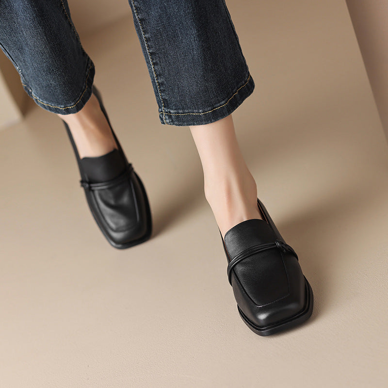 Damen Mokassins mit eleganter Lederverarbeitung und stilvollen Bindegürtel Drune