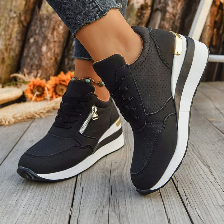 Damen Keil‑Sneaker mit seitlichem Reißverschluss, perforiertem Obermaterial und verstecktem Plateau Drune