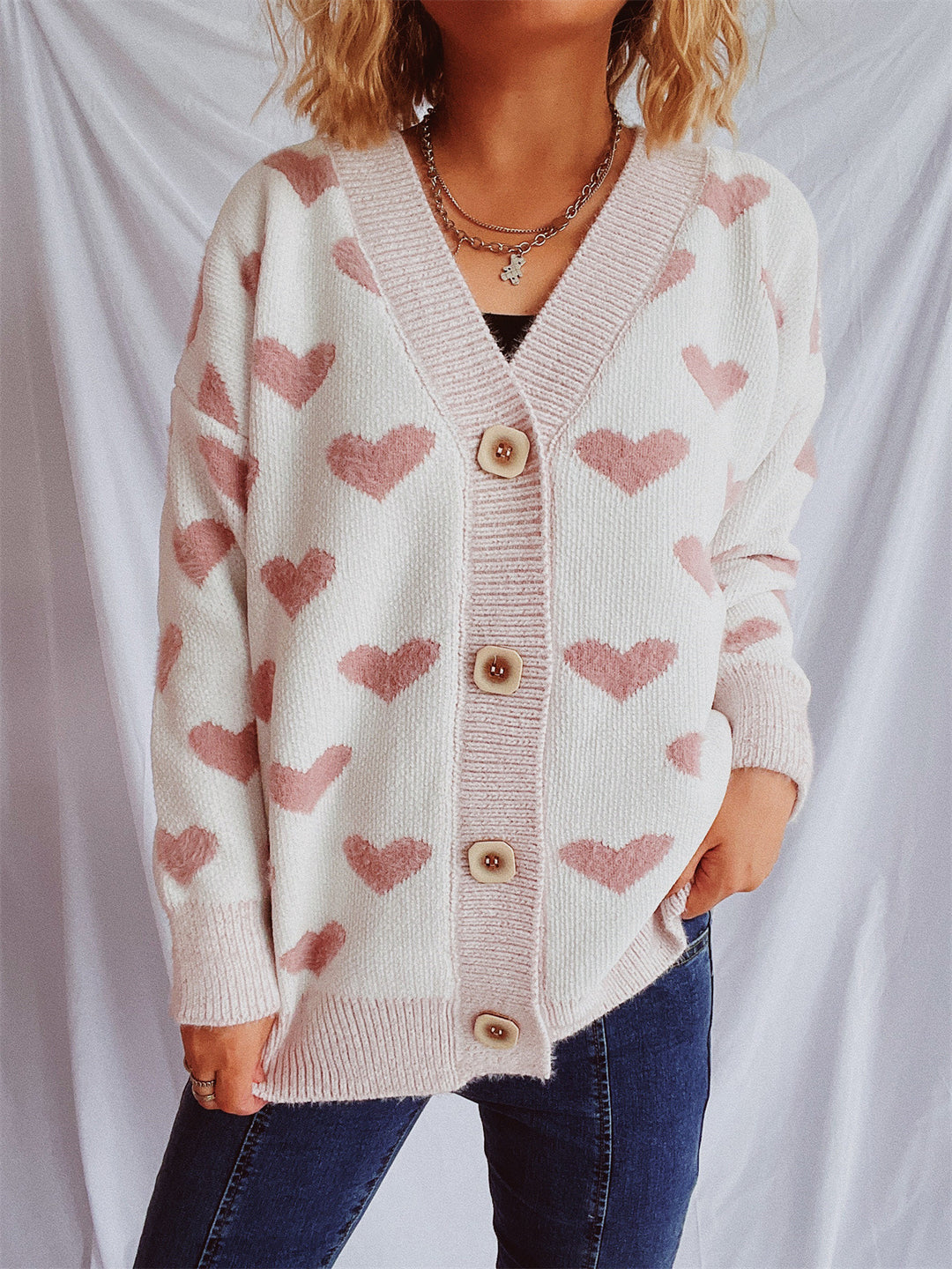 Damen Strickjacke mit herzförmigem Muster und knöpfbarem Design Drune