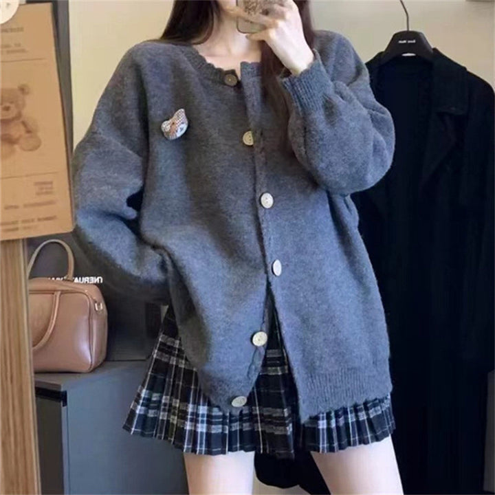 Damen Strickjacke mit raffinierten Zopfdetails und Knopfverschluss Drune