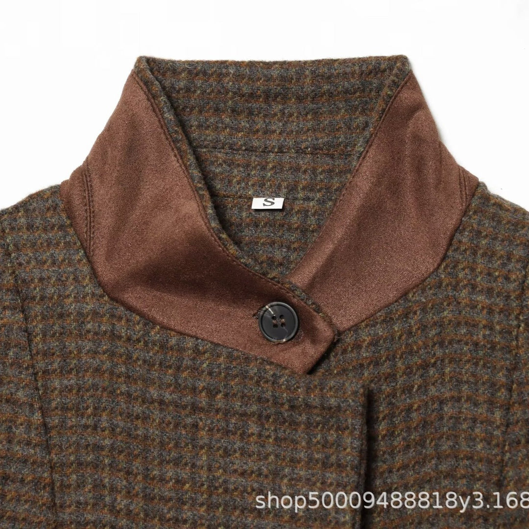 Damen Kurzer Tweedblazer mit Stehkragen, Knopfleiste und Pattentaschen Drune