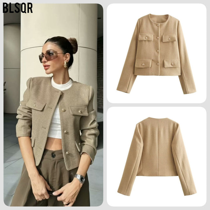 Damen Bouclé-Cropped-Jacke mit vier Pattentaschen und goldenen Schmuckknöpfen Drune