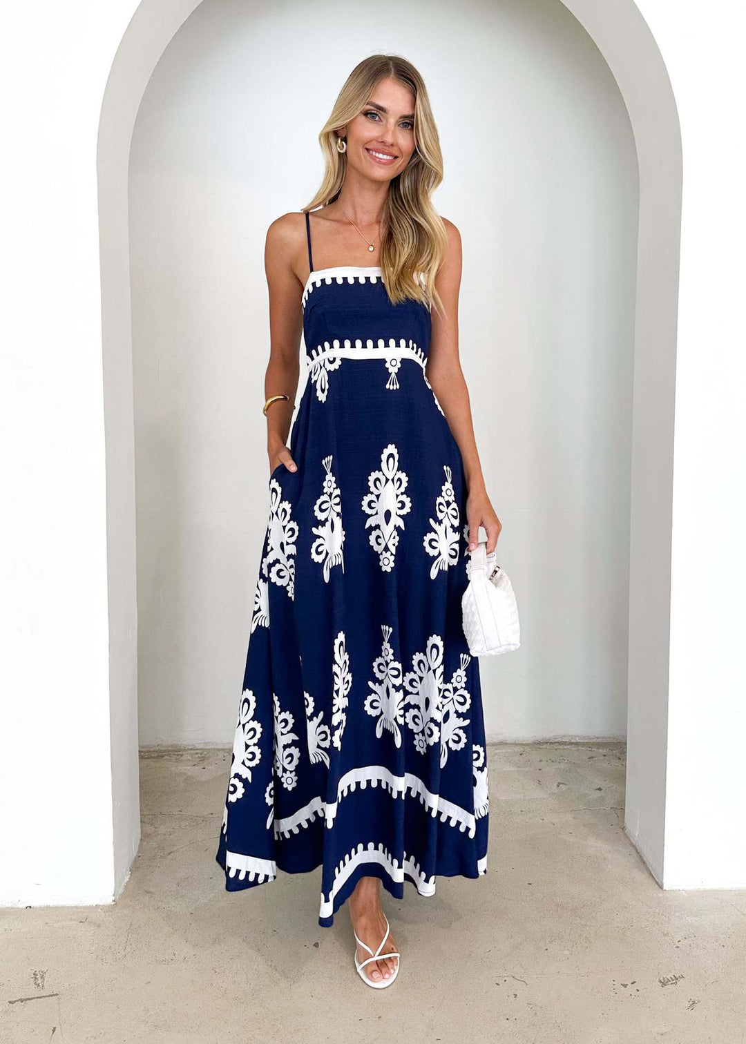 Damen Sommerkleid mit eleganter Stickerei Drune