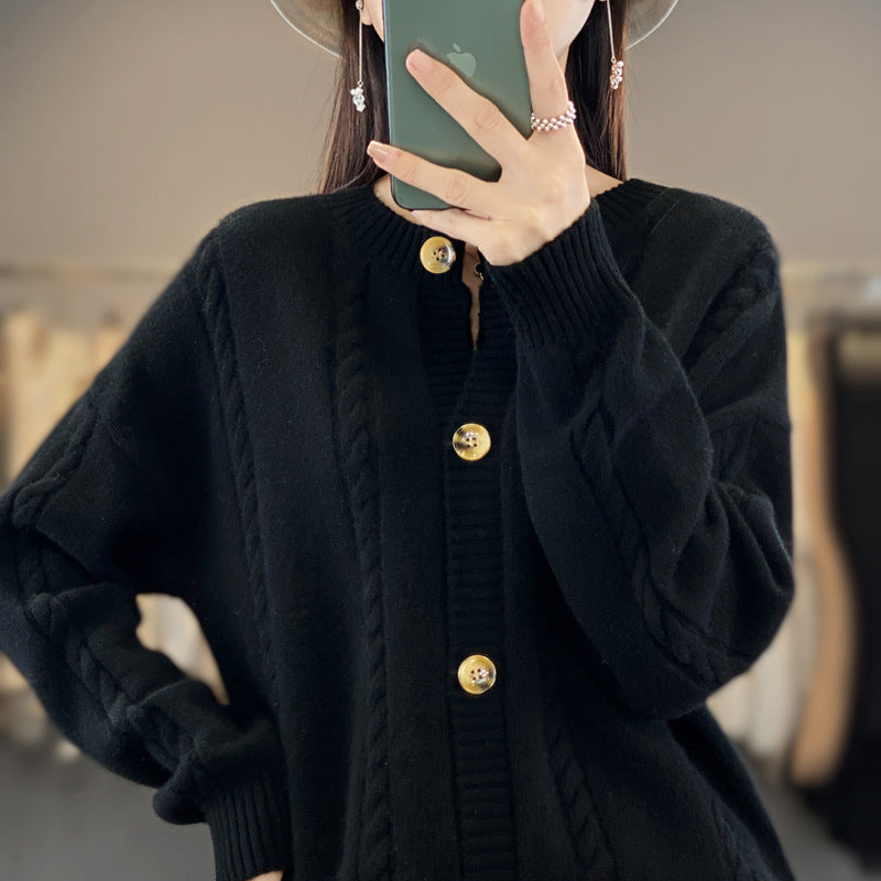Damen Kaschmirähnlicher Zopfmuster‑Cardigan mit Rundhals und Hornoptikknöpfen Drune