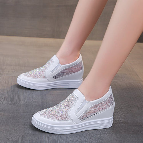 Damen Slip-On Keil-Sneaker mit funkelnden Ziersteinen und elastischen Seiteneinsätzen Drune