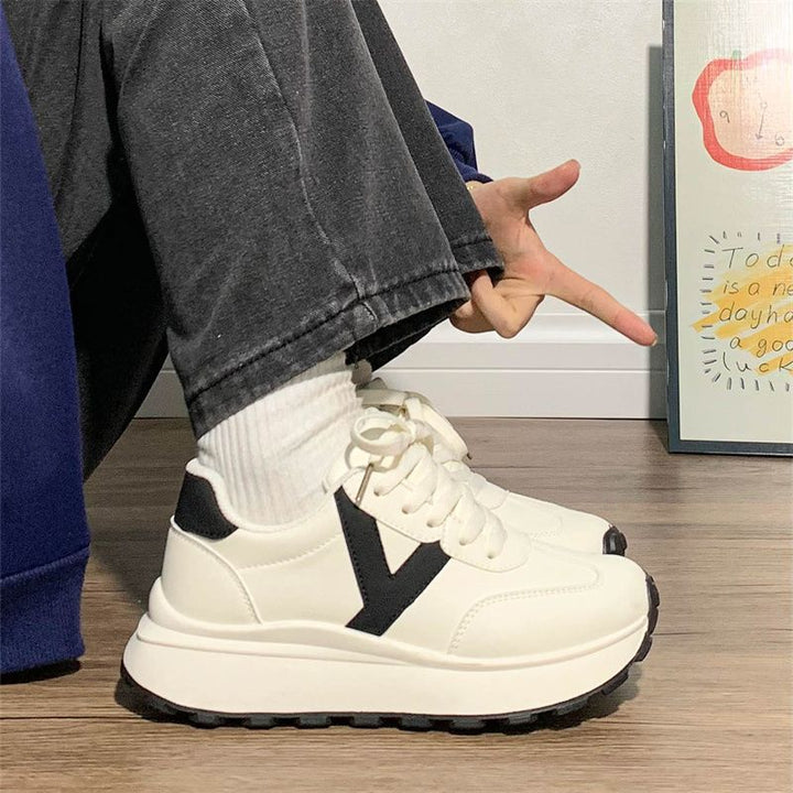 Damen Plateau-Sneaker mit kontrastierendem V-Design, dicker Profilsohle und gepolstertem Komfortkragen Drune
