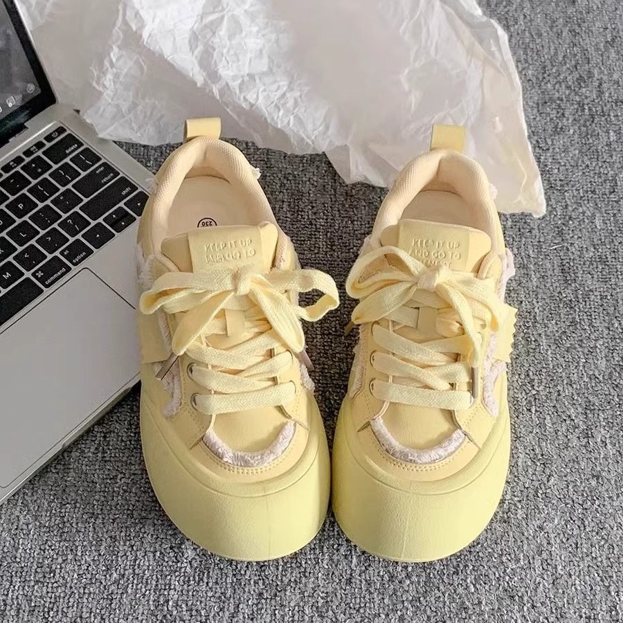 Damen Plateausneaker mit Plüschbesatz, weich gepolsterter Innensohle und skulpturierter Sohle Drune