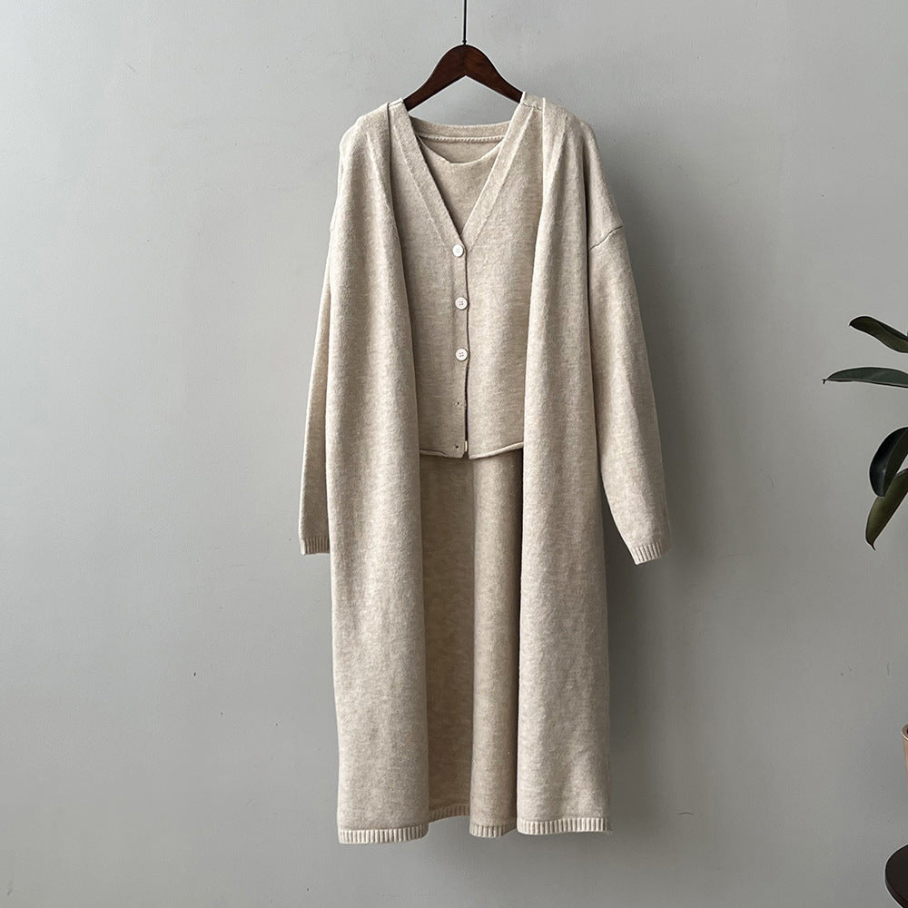 Damen Strickensemble mit V-Ausschnitt und Knopfdetail Drune