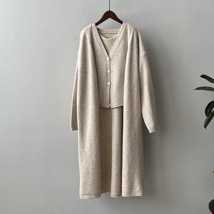 Damen Strickensemble mit V-Ausschnitt und Knopfdetail Drune