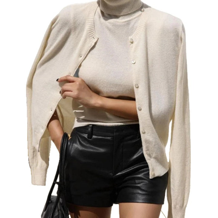 Damen Strickoberteil mit eleganter Knopfleiste und modernen Details Drune