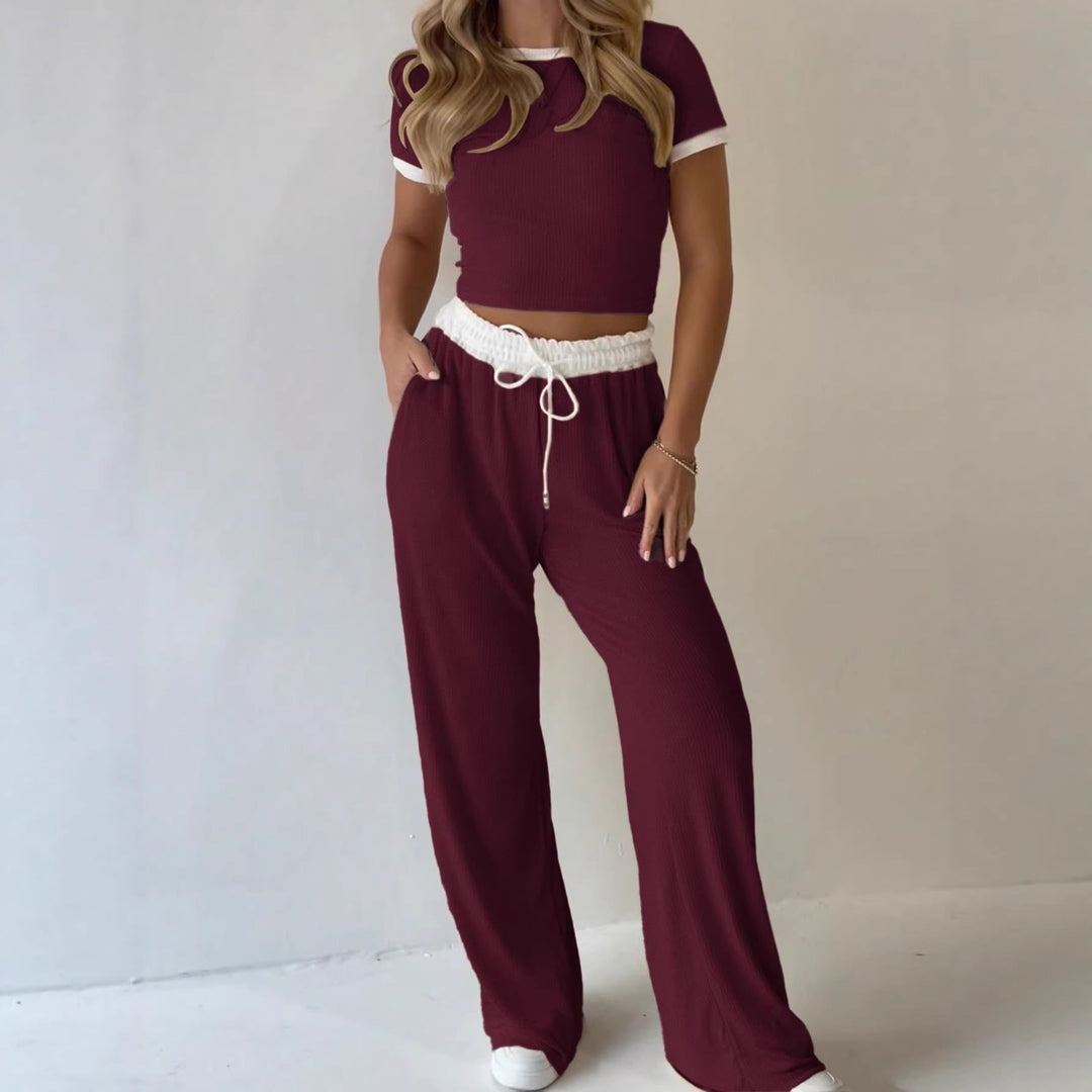Damen lässiges zwei-teiliges Freizeit-Set mit cropped T-Shirt und weiten Hose Drune