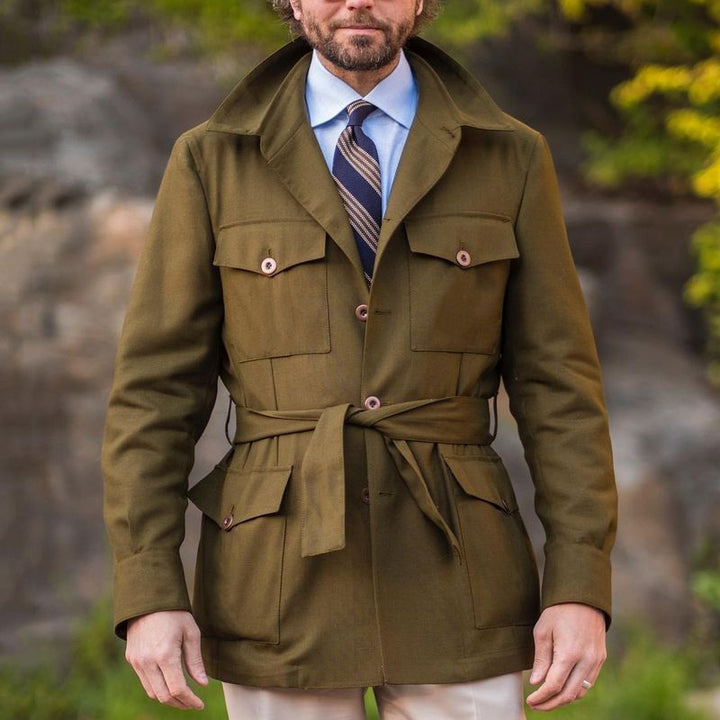 Herren Taillierte Feldjacke mit Bindegürtel, Pattentaschen und Kentkragen Drune
