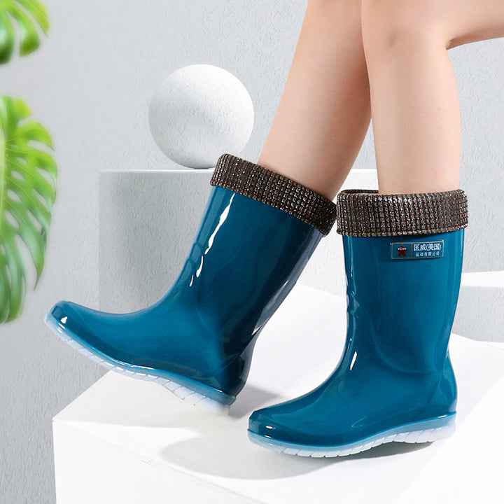 Damen Mittelhohe wasserdichte Gummistiefelette mit glänzender PVC‑Optik und rutschfester Sohle Drune