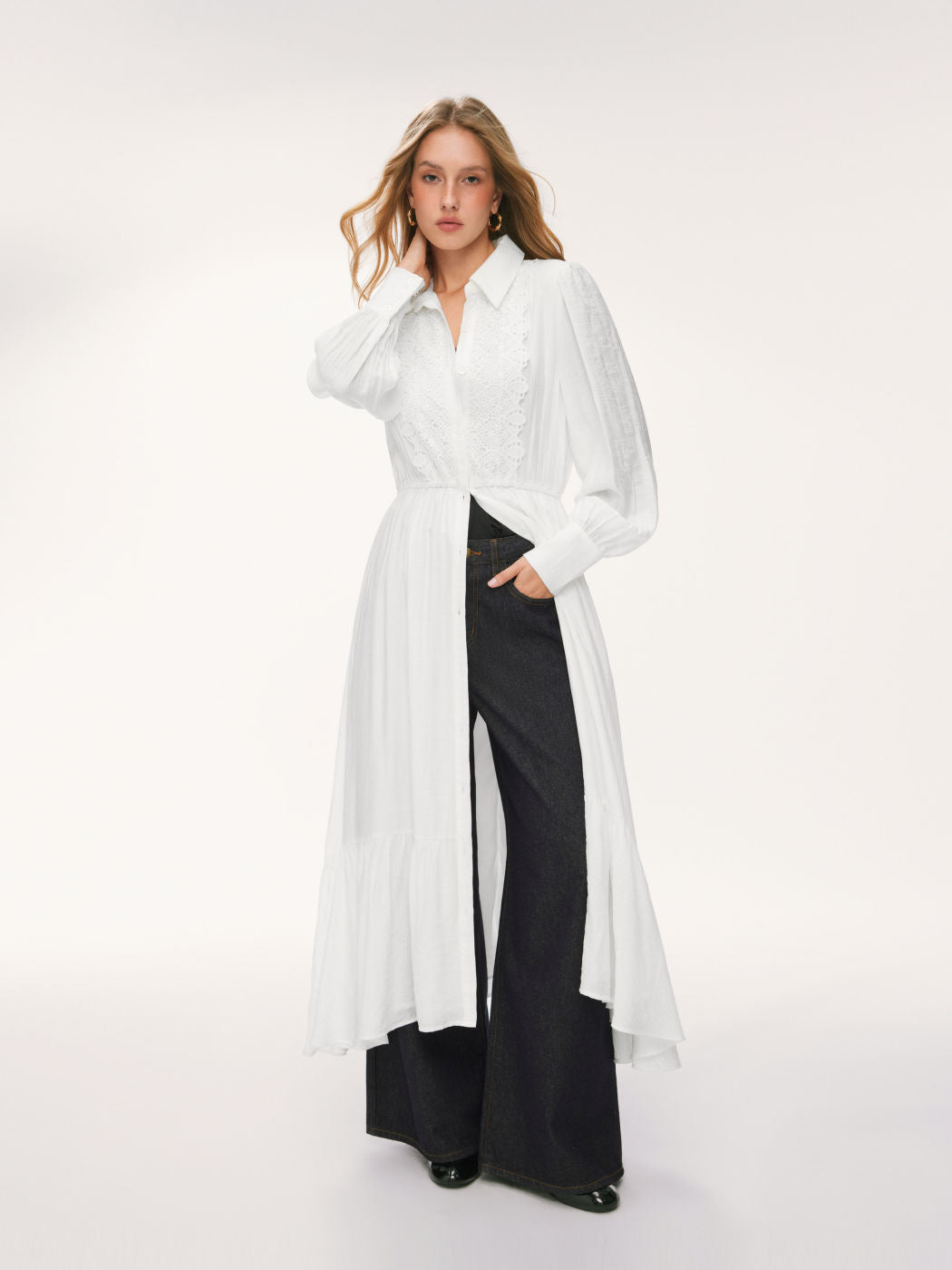 Damen Langes Hemdblusenkleid mit Spitzenbesatz, Taillierung und Stufenrock Drune