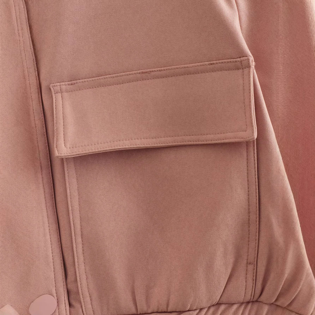 Damen Kurze Utility-Jacke mit Stehkragen, aufgesetzten Pattentaschen und Gummizugbund Drune