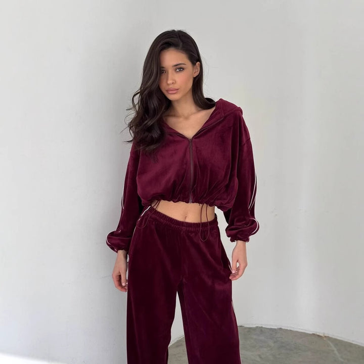 Damen dreiteiliges Samt-Lounge-Set mit Bandeau-Top, Kapuzen-Zipjacke und weiter High-Waist Palazzo-Hose Drune