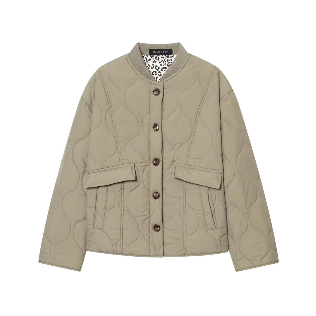 Damen nan wattierte Steppjacke mit kastiger Silhouette, geripptem Stehkragen und aufgesetzten Pattentaschen Drune