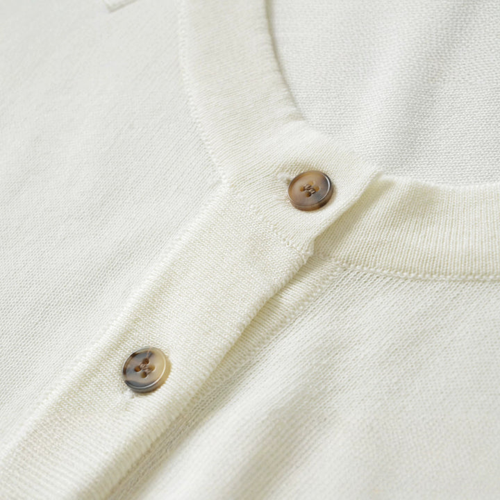 Damen Feiner Kurzcardigan mit Rundhals, Knopfleiste und taillierendem Bündchen Drune
