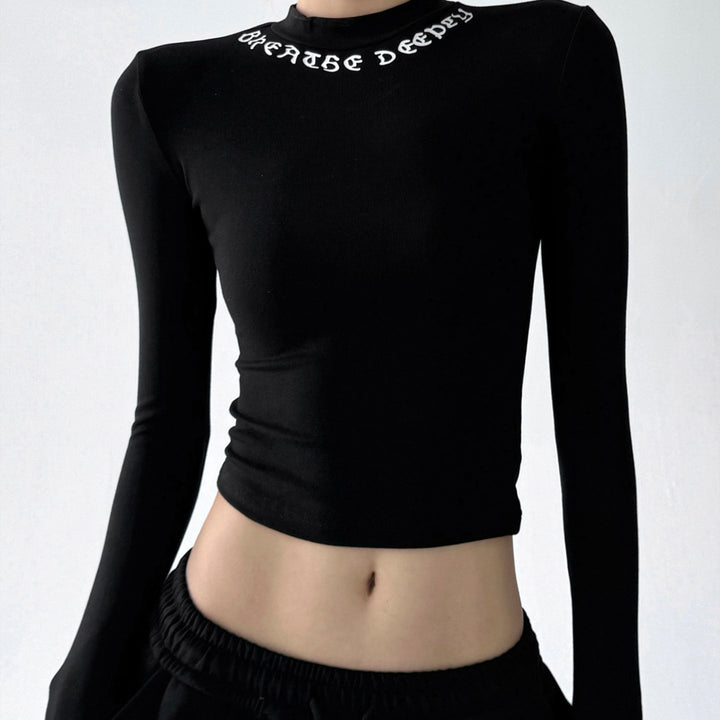 Damen figurbetontes Langarmshirt mit hohem Kragen und modischem Schriftzug Drune
