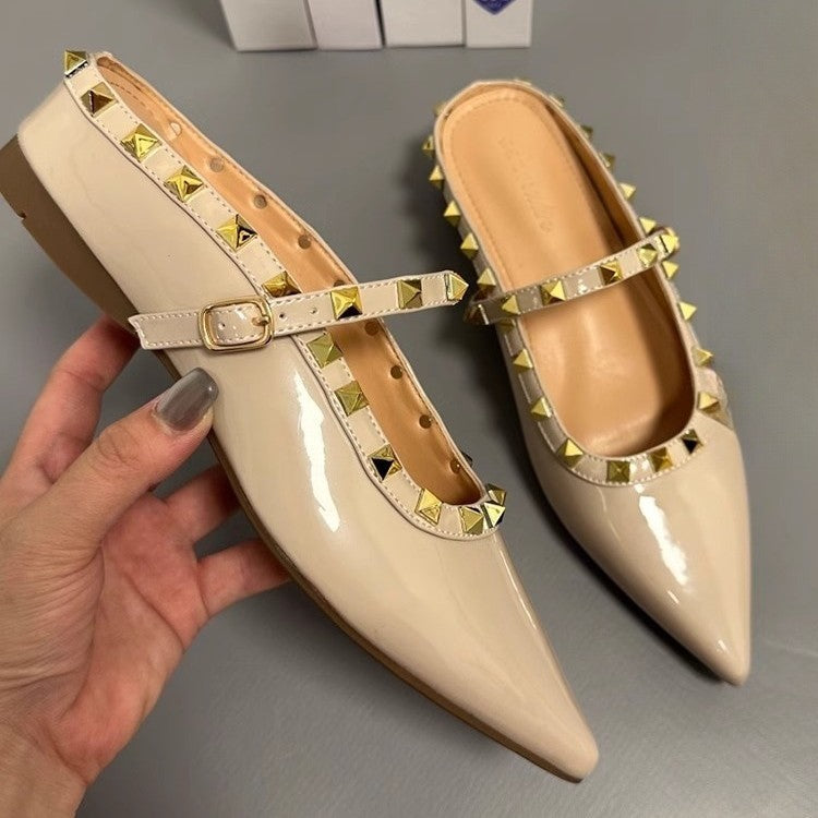 Damen Spitz zulaufende Lack‑Mary‑Jane Mules mit gepolstertem Komfortfußbett und goldenen Pyramidennieten Drune