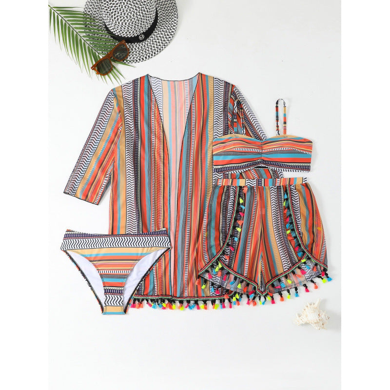 Damen Badeset mit fransengeschmückter Shorts und leichtem Kimono Drune