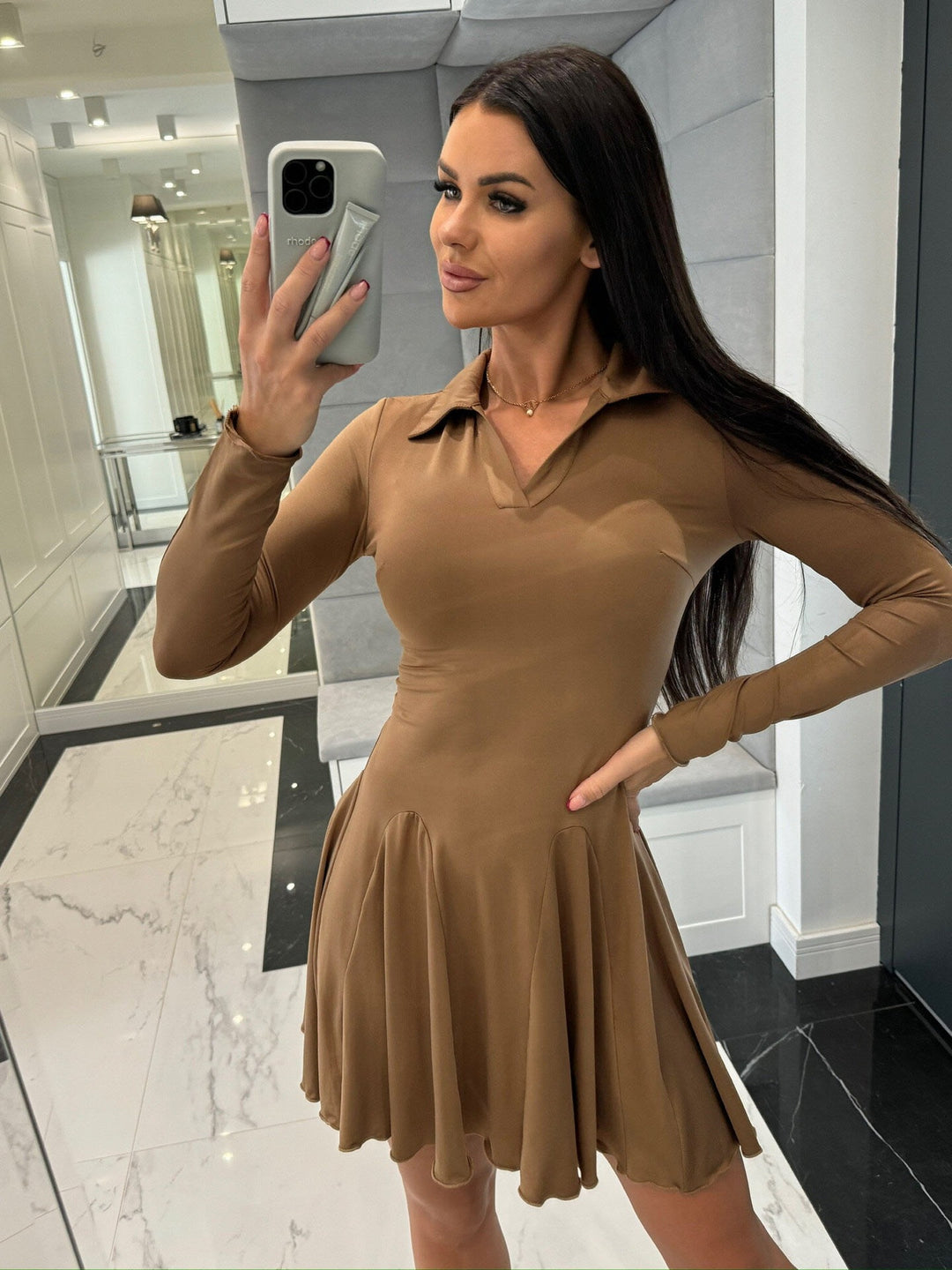 Damen Sportliches Kleid mit Polokragen und schwingendem Rock Drune
