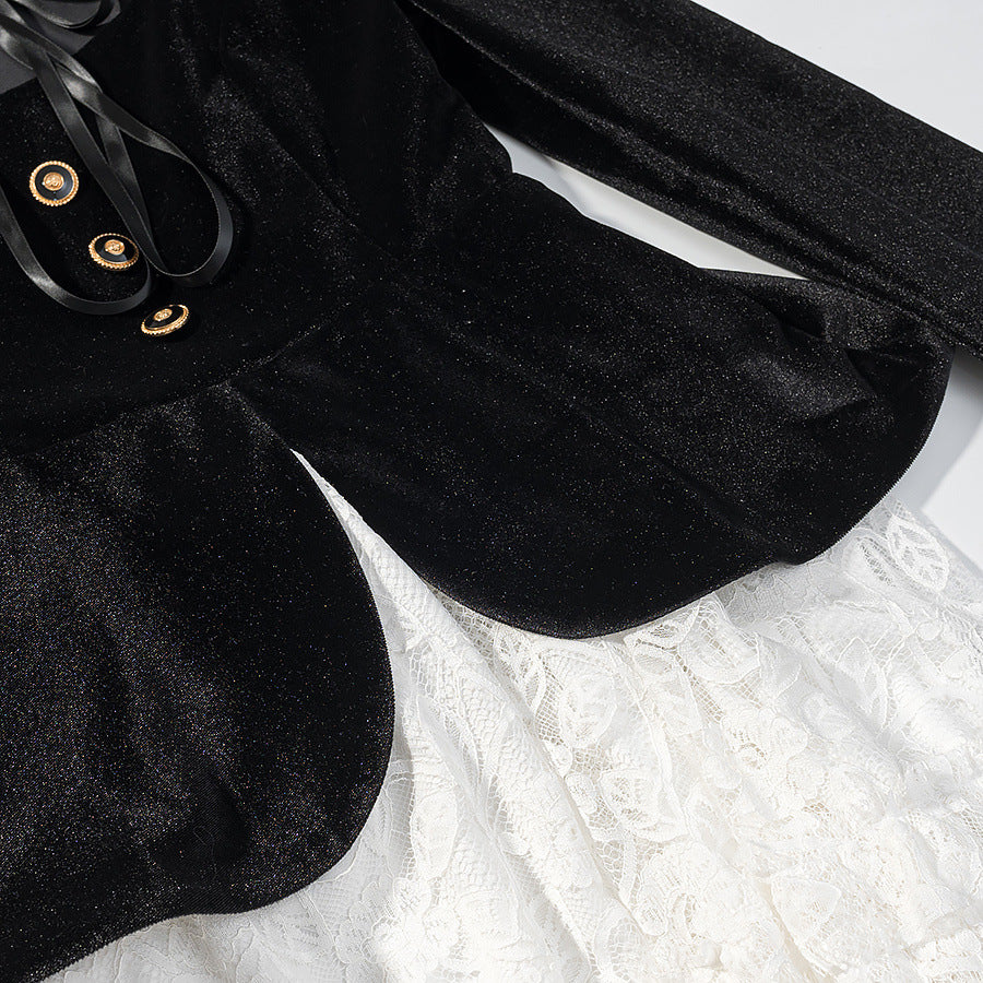 Damen Samt-Minikleid mit Schleifenkragen, Zierknopfleiste und mehrlagigem Spitzenrock Drune