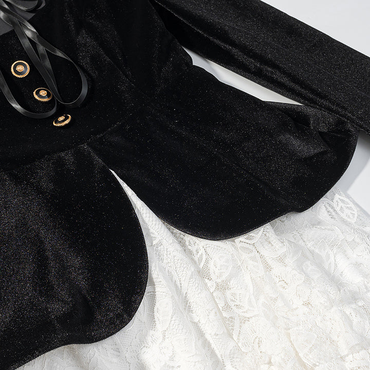 Damen Samt-Minikleid mit Schleifenkragen, Zierknopfleiste und mehrlagigem Spitzenrock Drune