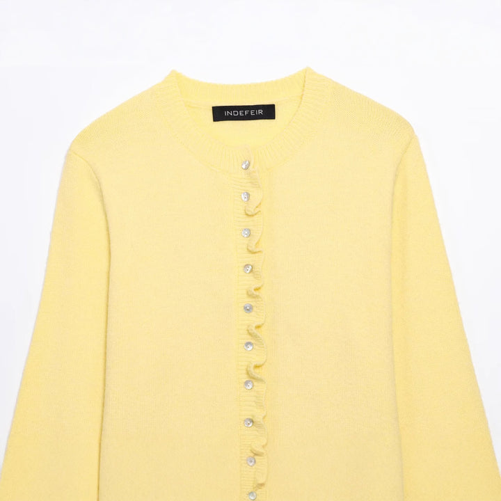 Damen Strickjacke mit Rüschendetails und dekorativen Knöpfen Drune