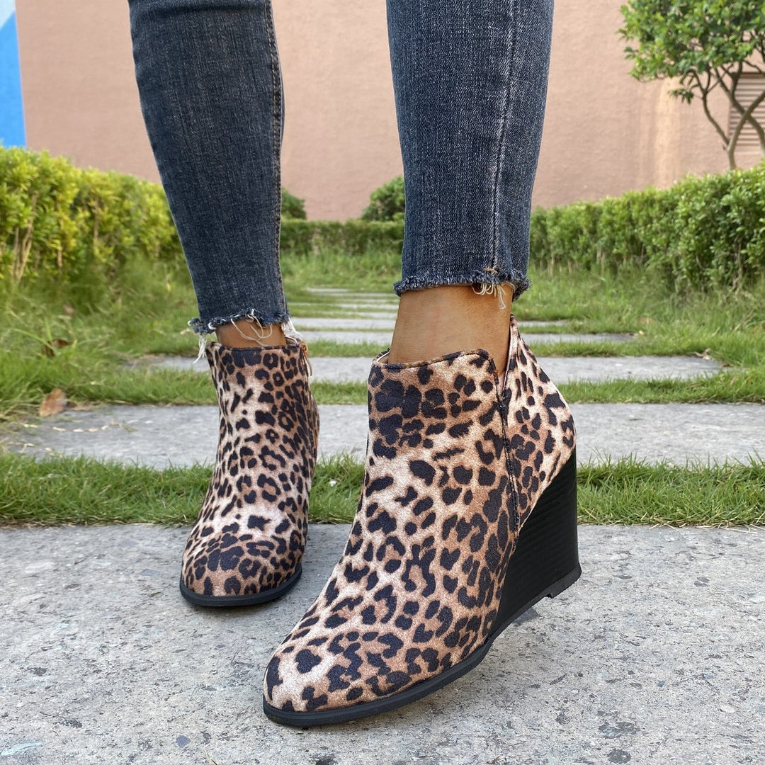 Damen knöchelhohe Keilabsatz‑Stiefelette mit seitlichem Reißverschluss Drune