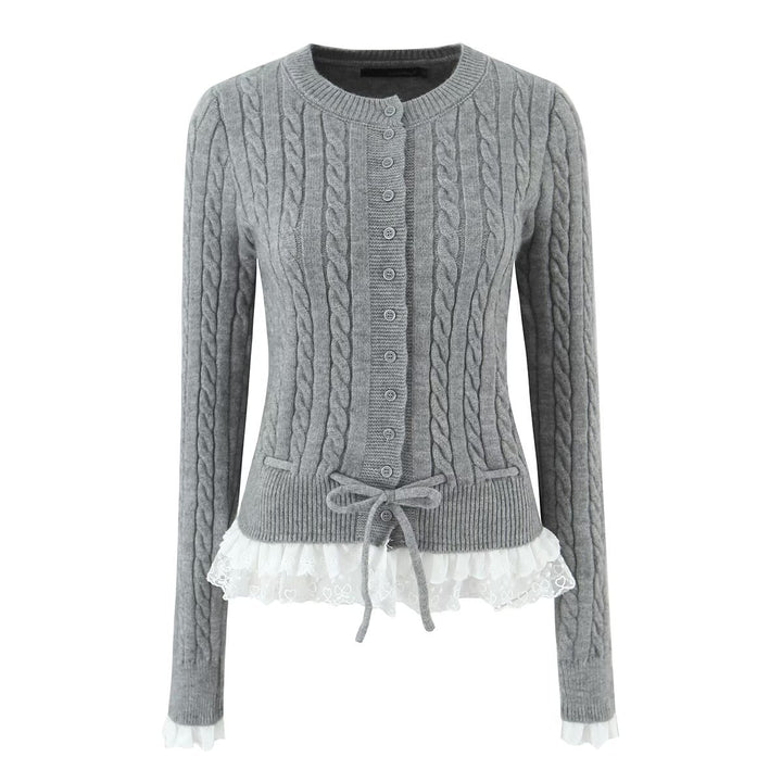 Damen Strickjacke mit Zopfmuster, Knopfleiste und Spitzenvolant Drune