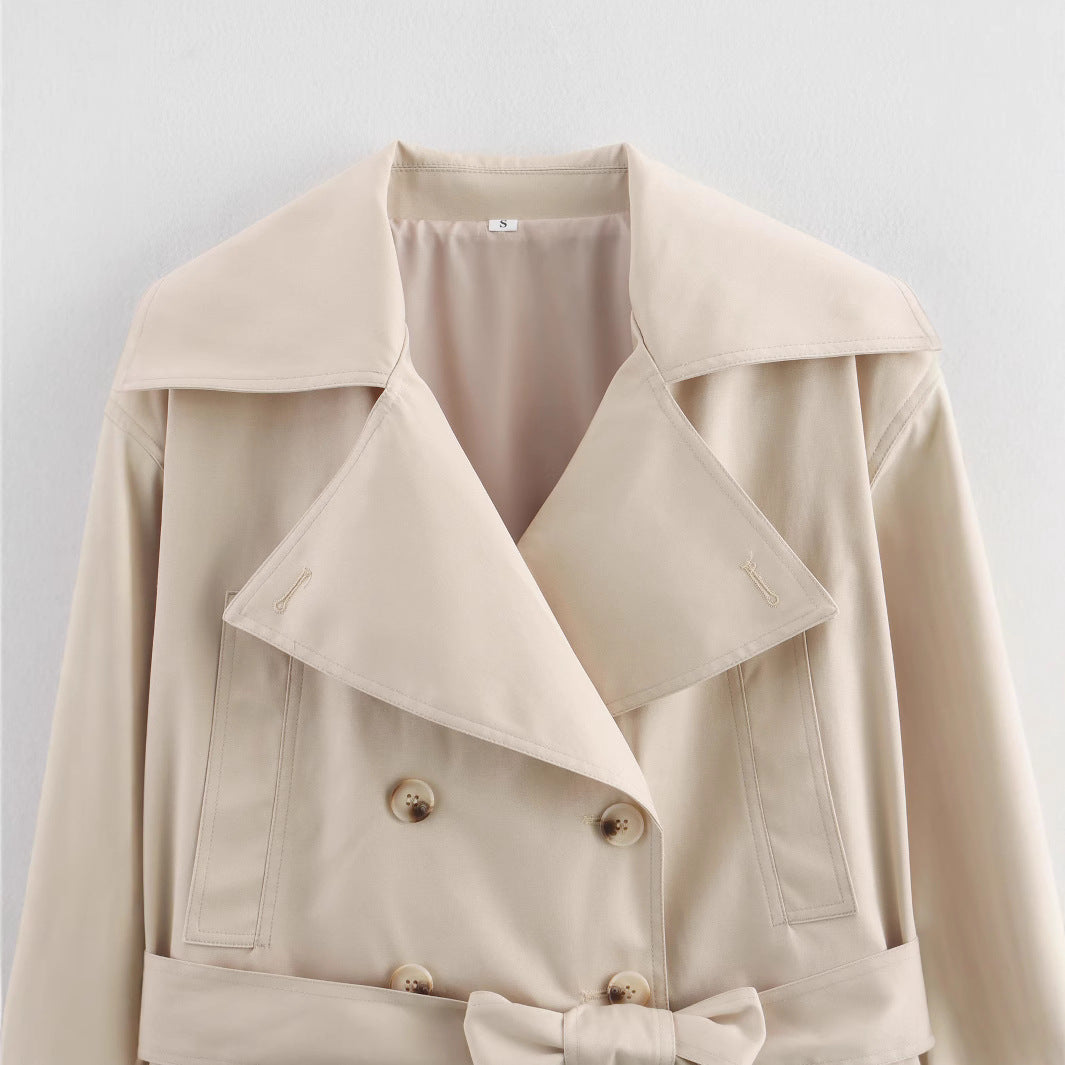Damen Cropped Trenchjacke mit breitem Revers, Taillengürtel und Doppelknopfreihe Drune