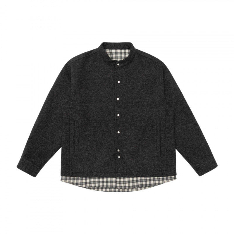 Unisex Oversize Wollmix-Hemdjacke mit Stehkragen, Druckknopfleiste und karierter Saumblende Drune