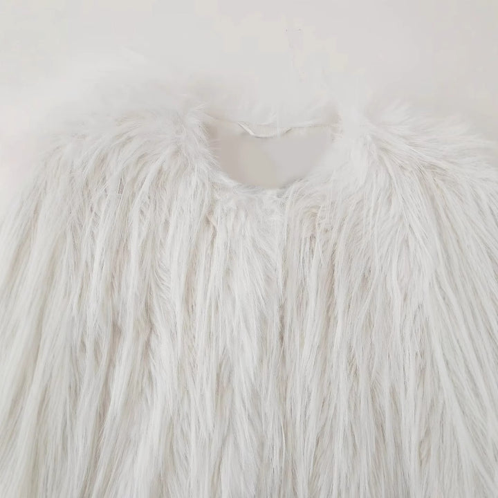 Damen nan kurze Eco-Kunstpelzjacke mit langfaseriger Flokati‑Optik, Rundhalsausschnitt und nahtverdecktem Innenfutter Drune