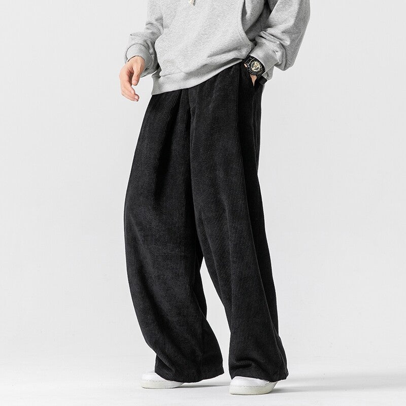 Herren Weite Cordhose mit Bundfalten und Relaxed-Silhouette Drune