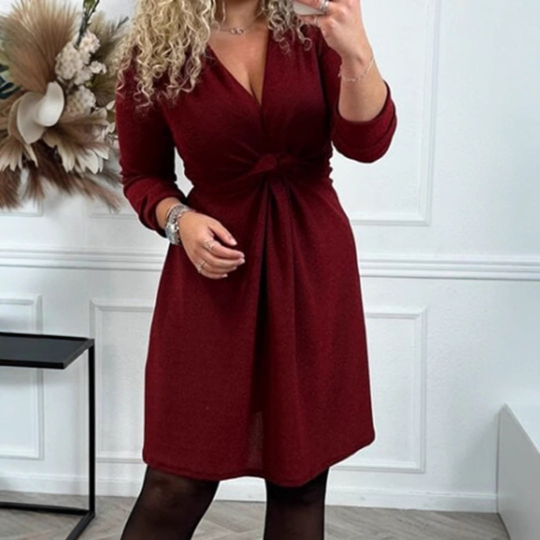 Damen nan knielanges V-Ausschnitt-Kleid mit geraffter Taillenpasse aus leichtem Glanzstrick Drune