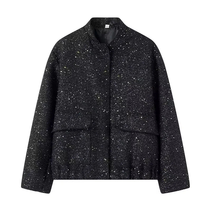 Damen 400+ Bouclé Kurzjacke mit Stehkragen, Pattentaschen und taillierendem Saum Drune