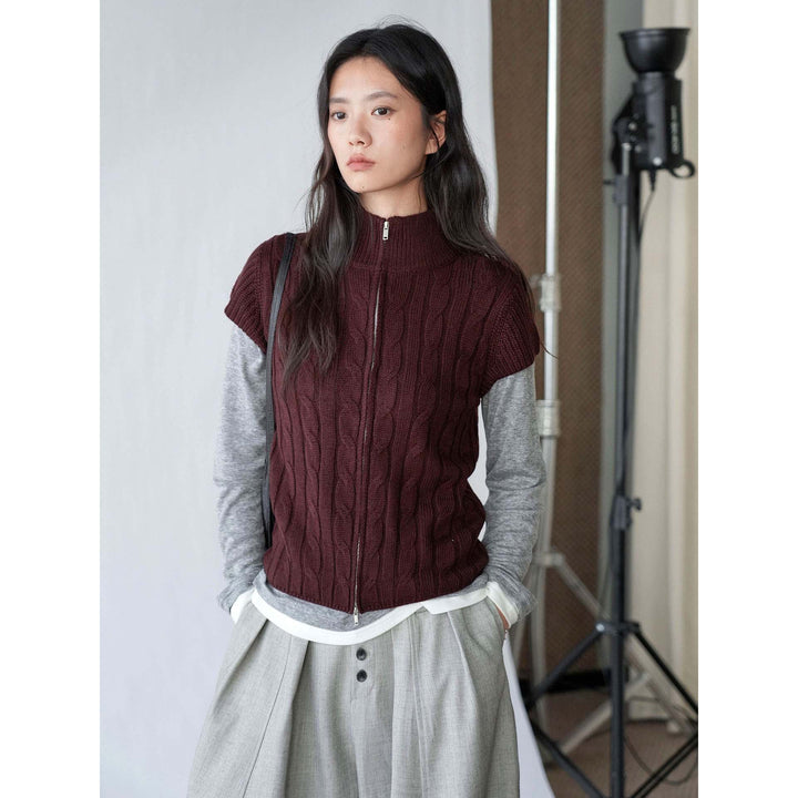 Damen Kurze Kabelstrick-Zipweste mit Stehkragen und Layering-Silhouette Drune