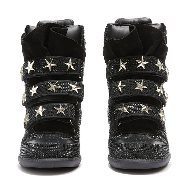 Damen Keil-Sneaker mit verstecktem Absatz, Strassbesatz und Sternnieten Drune