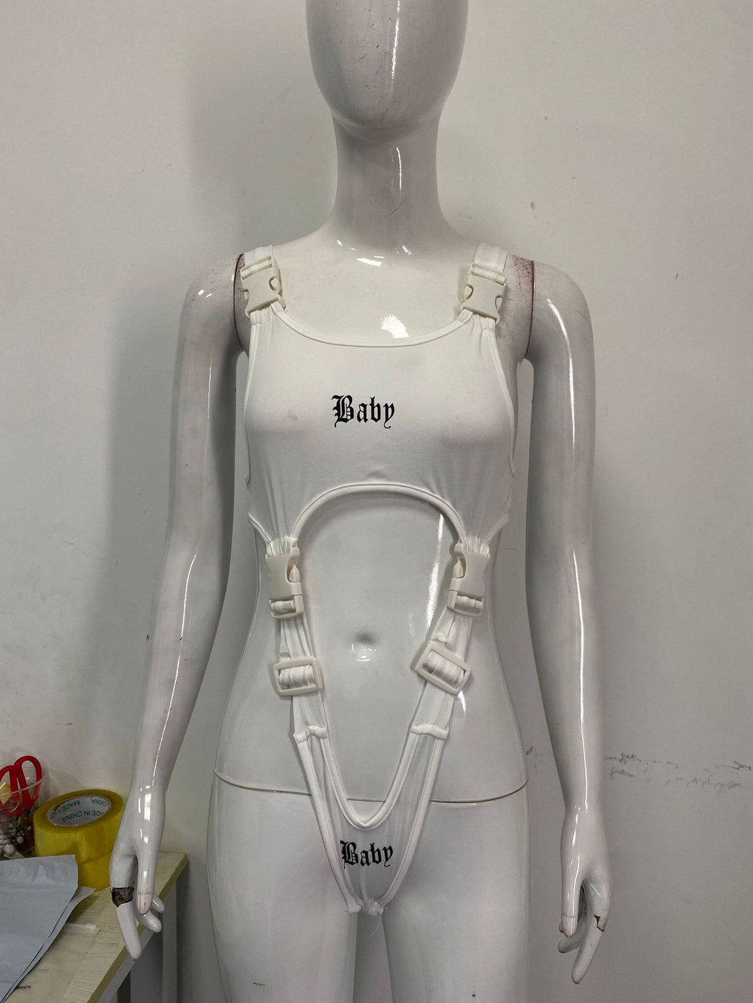Damen Wickelbody mit einzigartigem Design und verstellbaren Riemen Drune
