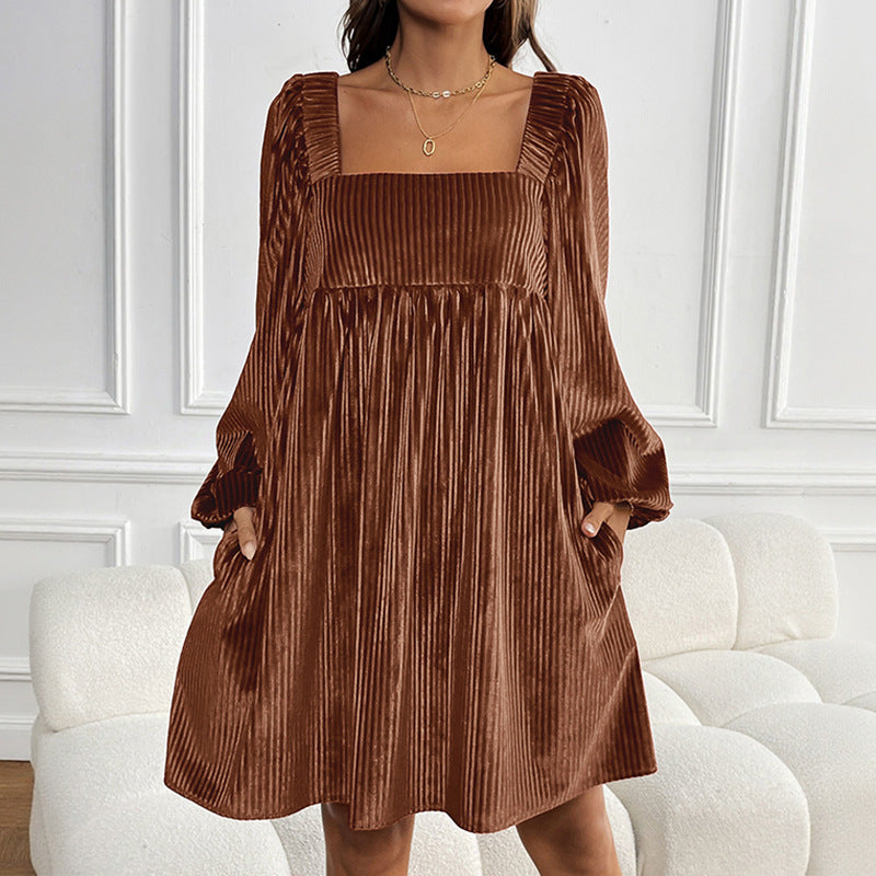 Damen Angesagtes Plisseekleid mit quadratischem Ausschnitt Drune
