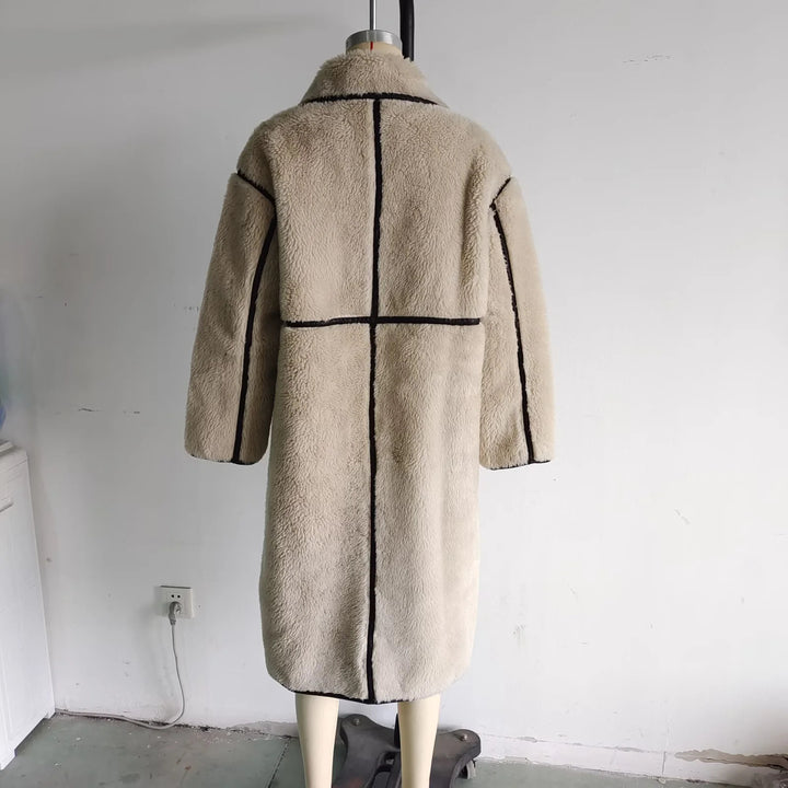 Damen nan langer Teddy-Mantel mit Knebelverschlüssen, kontrastierender Paspelierung und voluminösem Oversize-Kragen Drune